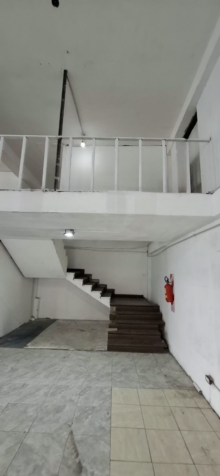 ALQUILER IMPORTANTE LOCAL COMERCIAL ONELLI