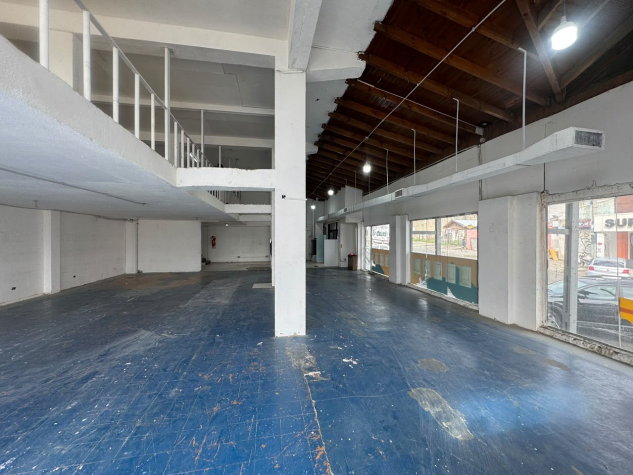 ALQUILER IMPORTANTE LOCAL COMERCIAL ONELLI
