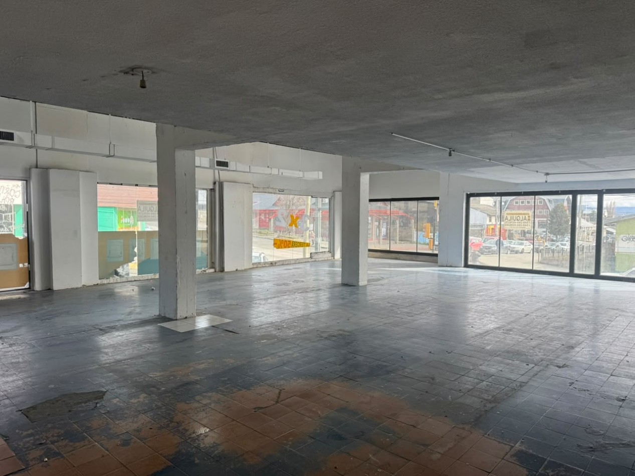ALQUILER IMPORTANTE LOCAL COMERCIAL ONELLI