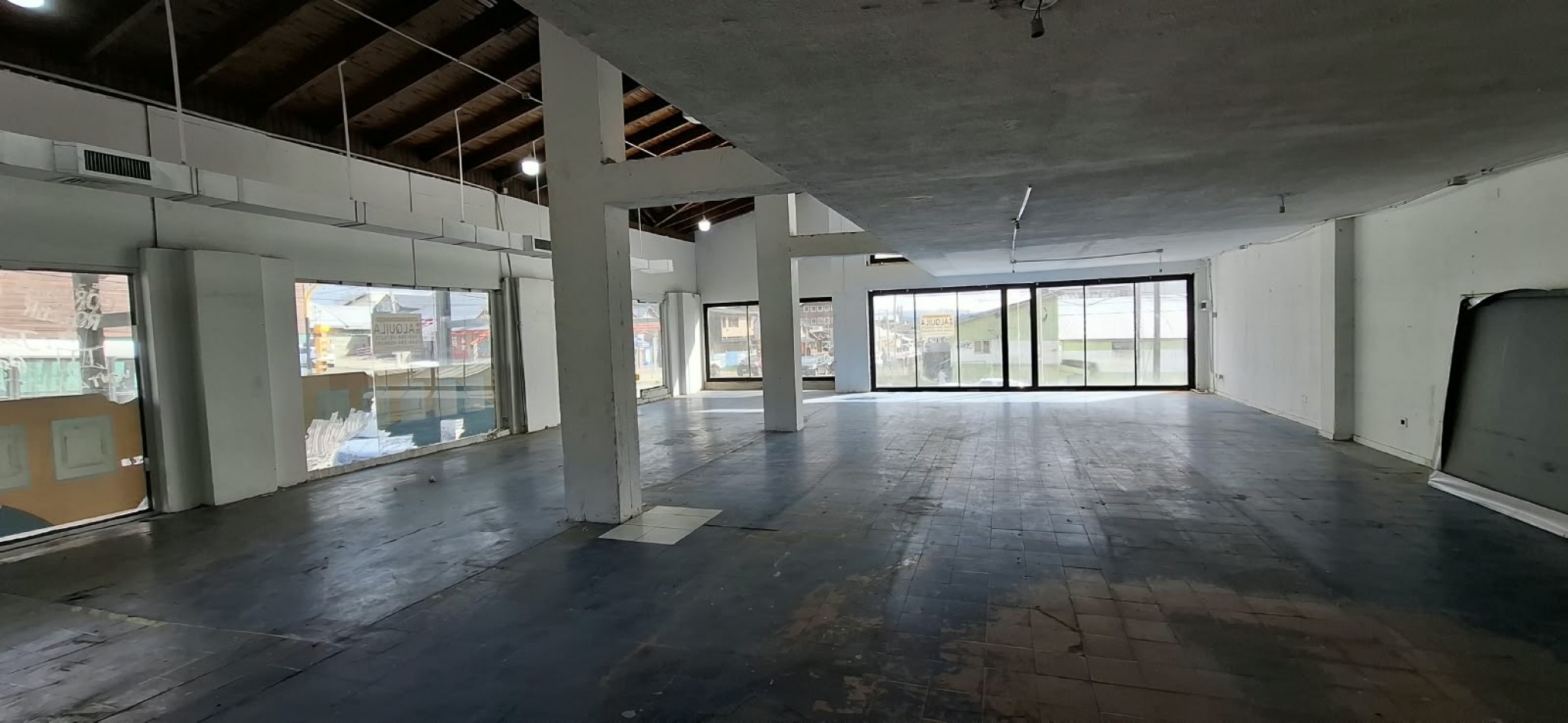 ALQUILER IMPORTANTE LOCAL COMERCIAL ONELLI